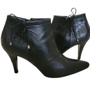 Chanel Vintage Black Leather Interlocking CC Logo Ankle Booties Boots 10.5 41